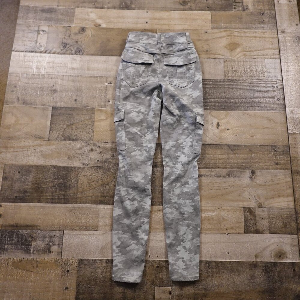 Spanx Stretch Twill Cargo Pants women's extra small urban camo - Picture 10 of 12